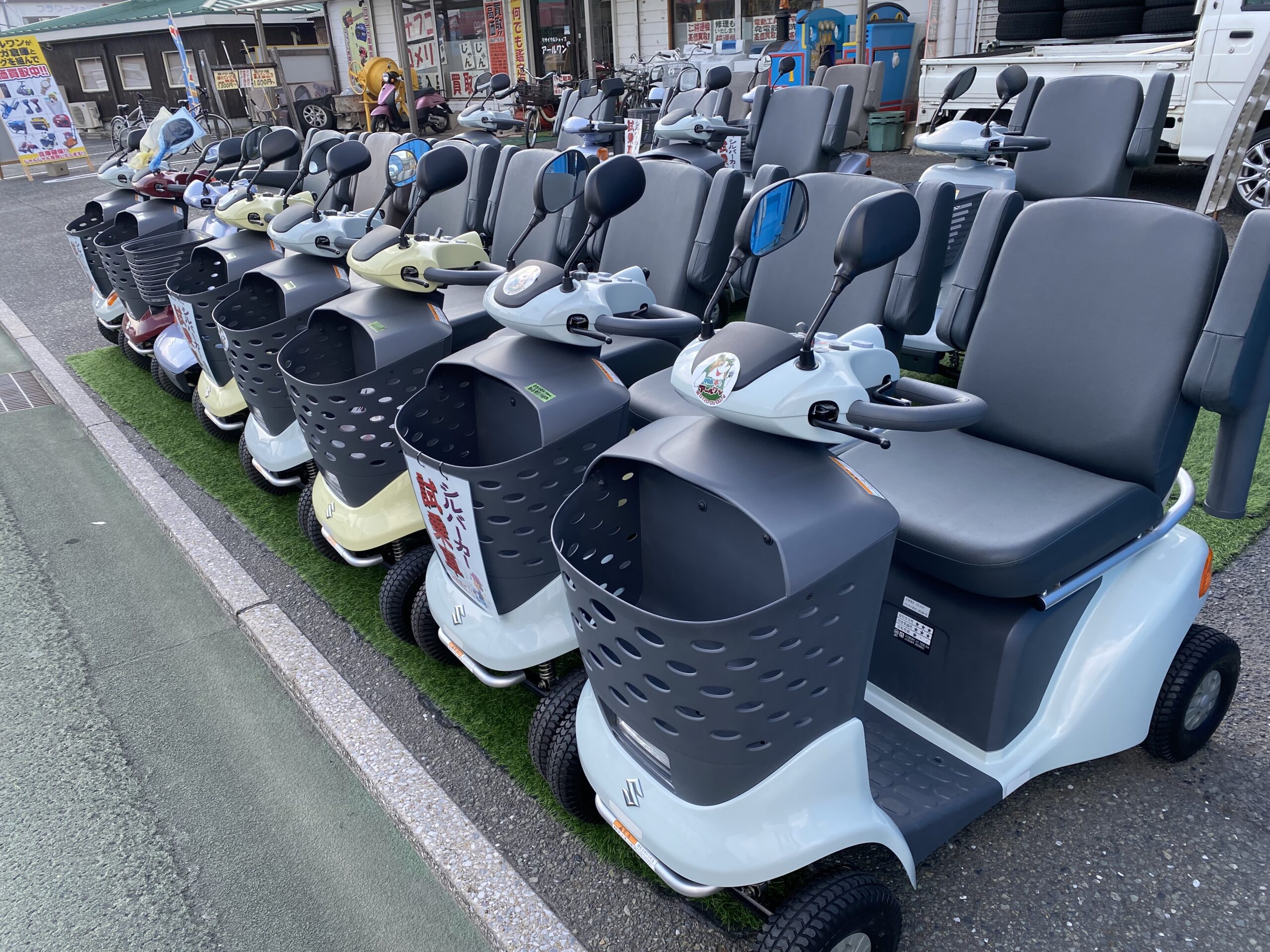 ?選べる 中古シニアカー！圧倒的販売台数 ＆買取数!! 最大級 